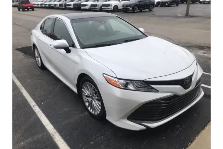 $22000 : Toyota Camry 2018 XLE 4dr Se image 2