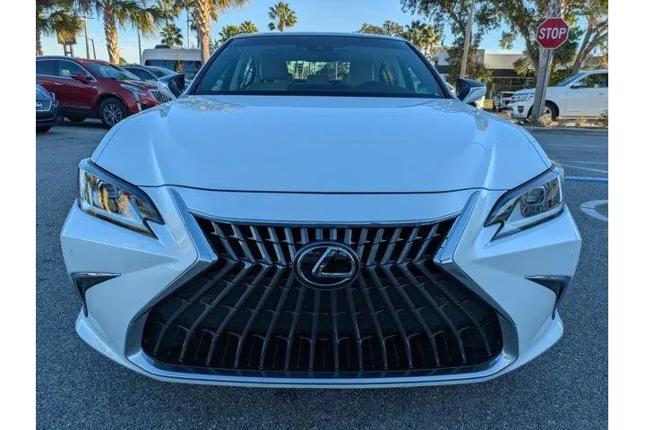 $37988 : Lexus ES 350 2023 4dr Sedan image 9