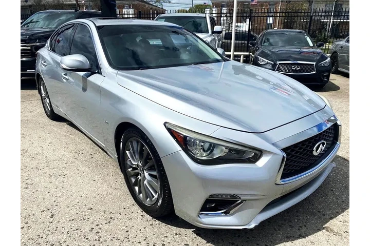 2019 Q50 3.0t LUXE image 3