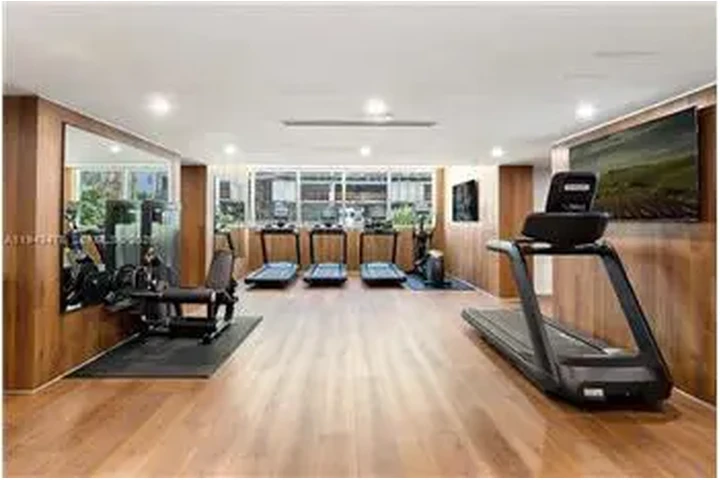 $4185 : Rental property with 1 bedro image 6