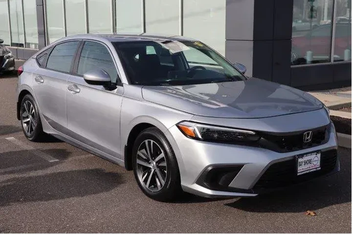 $21825 : Honda Civic 2024 LX 4dr Hatc image 3