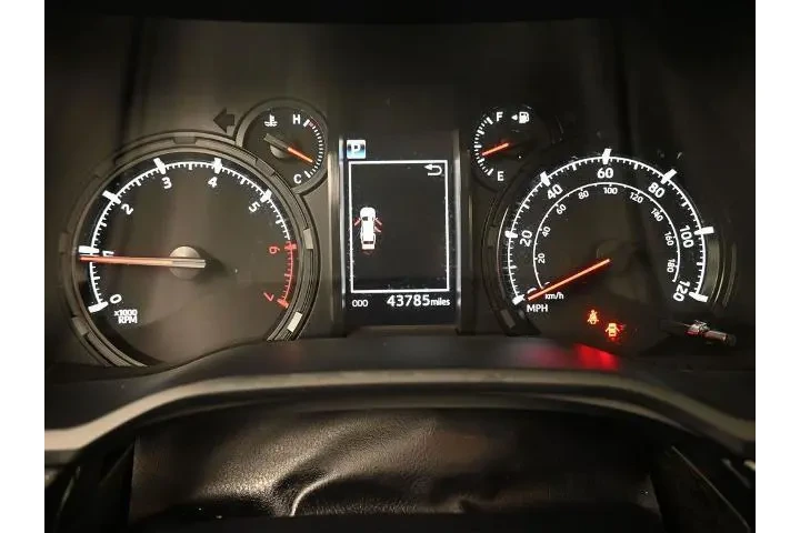 $38495 : Toyota 4Runner 2023 4x2 SR5 image 10