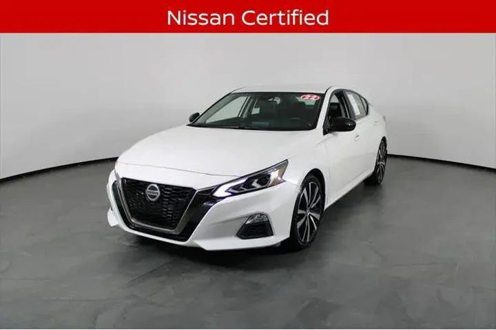 $18863 : Nissan Altima 2022 2.5 SR 4d image 2