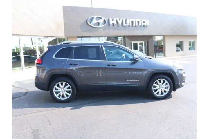 $13662 : Jeep Cherokee 2017 4x4 Limit image 2