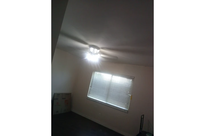 $500 : Cuarto en casa amplio image 3