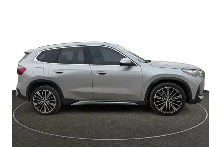 $26847 : BMW X1 2023 AWD xDrive28i 4d image 6