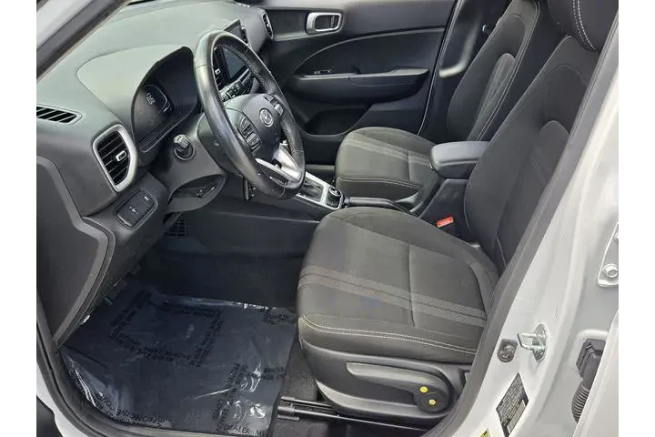 $16682 : Hyundai VENUE 2023 SEL 4dr C image 10