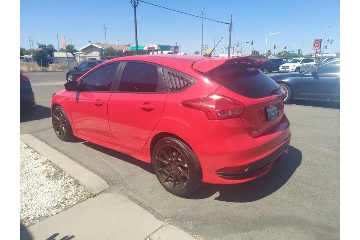 $12795 : 2015 Focus ST image 7