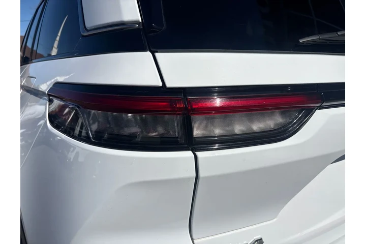 $30995 : 2023 Grand Cherokee Laredo 4x4 image 9