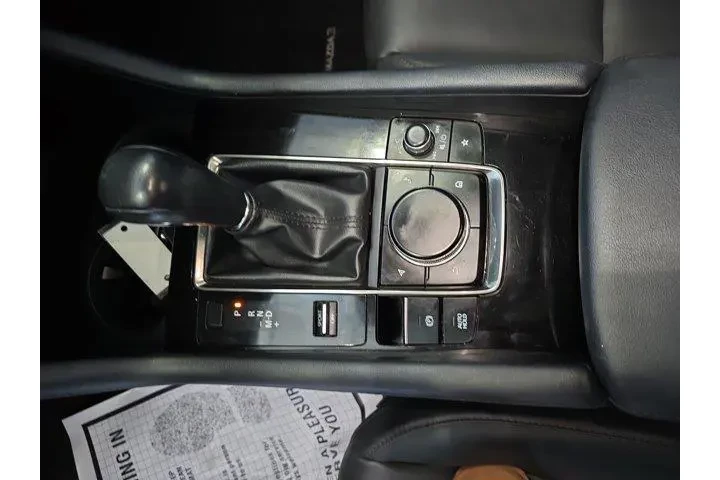 $19999 : Mazda Mazda3 Sedan 2023 2.5 image 10