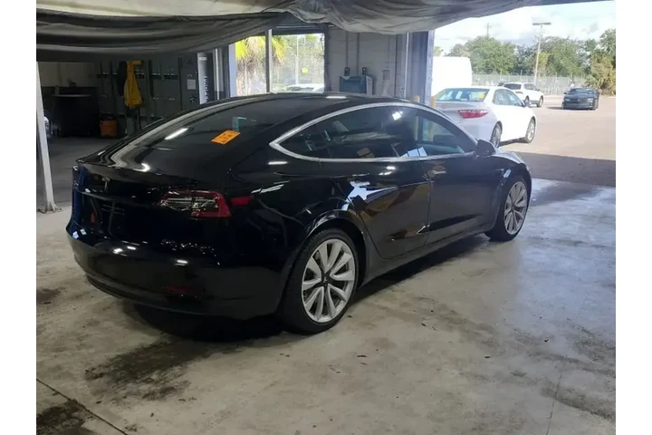 $18490 : Tesla Model 3 2018 Mid Range image 4