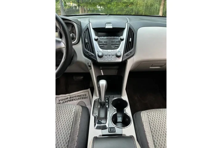 $4500 : 2010 Equinox LS image 3