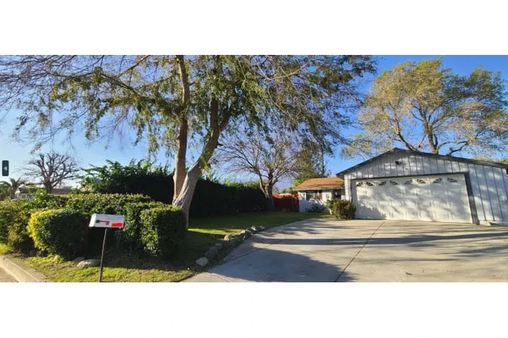 $900 : Cuarto en Rancho Cucamonga image 1