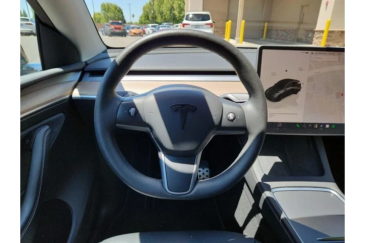 $33998 : Tesla Model Y 2023 AWD Long image 9