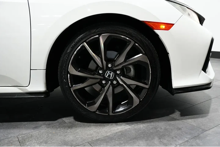 $14732 : 2017 Civic Hatchback Sport image 6