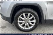 $12495 : Used 2016 Cherokee 4WD 4dr Li thumbnail