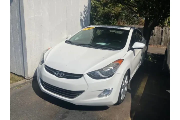 $8890 : 2013 Elantra Limited image 4