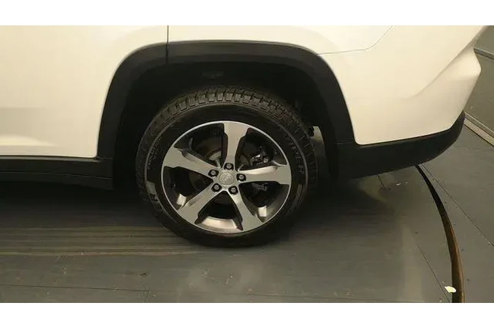 $30656 : Jeep Grand Cherokee L 2023 4 image 9