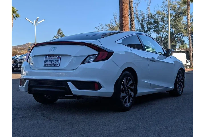 $13771 : Honda Civic 2016 LX 2dr Coup image 10