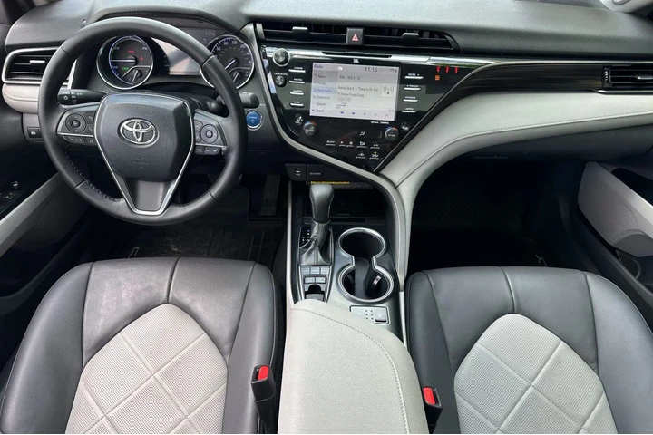 $25000 : Toyota Camry Hybrid 2019 XLE image 6