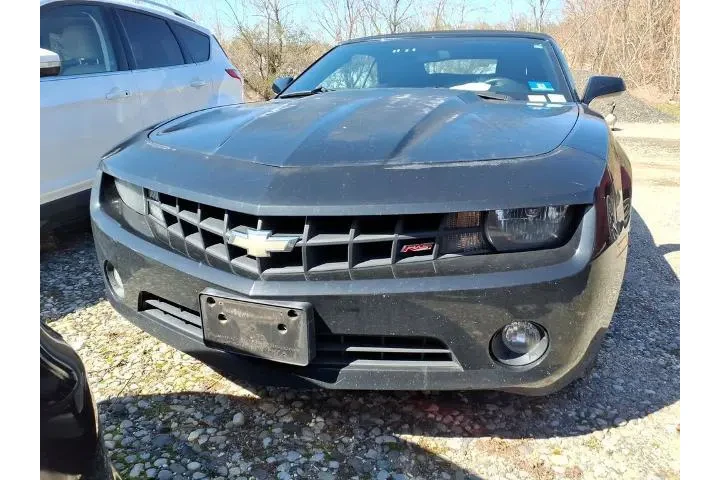 $12936 : Chevrolet Camaro 2013 LT 2dr image 2