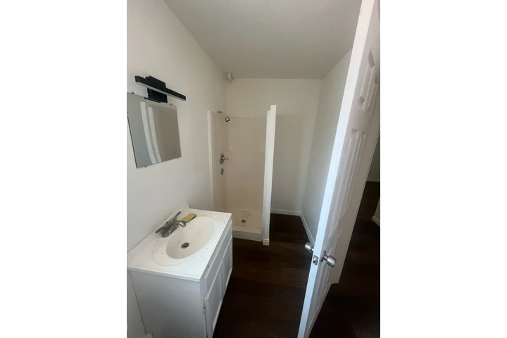$1700 : Duplex South Gate image 5