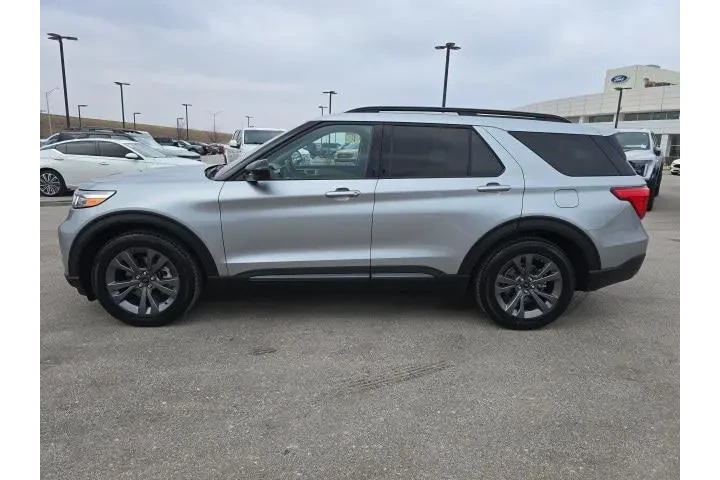 $26900 : Ford Explorer 2023 XLT 4dr S image 2