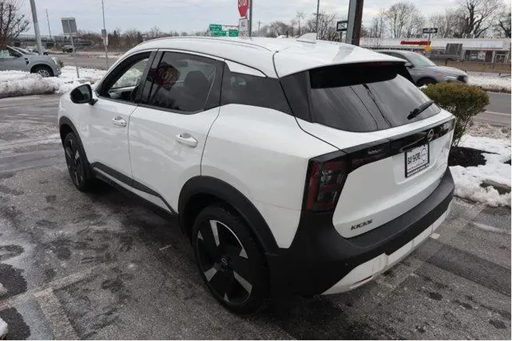 $21246 : Nissan Kicks 2025 AWD SR 4dr image 7
