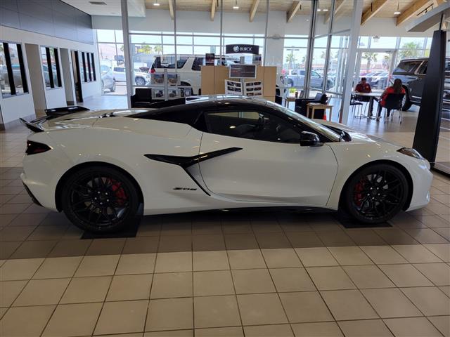 $199998 : Pre-Owned 2023 Corvette 3LZ image 7