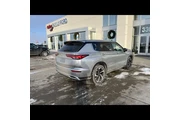 $23999 : Mitsubishi Outlander 2022 AW thumbnail