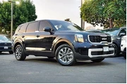 $28250 : Kia Telluride 2024 LX 4dr SU thumbnail