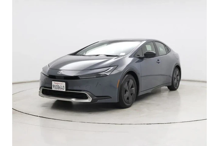 $32998 : Toyota Prius Plug-in Hybrid image 4