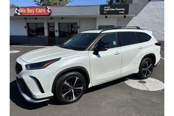 2021 Highlander XSE image 5