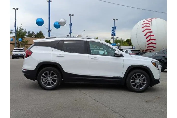 $21899 : GMC Terrain 2023 SLT 4dr SUV image 3