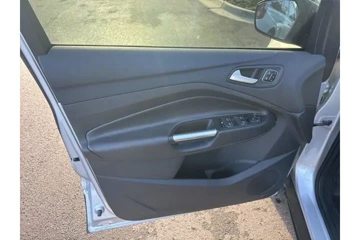 $16500 : Ford Escape 2017 AWD Titaniu image 8