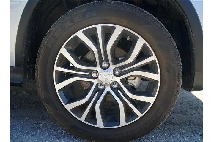 2017 Outlander Sport image 10
