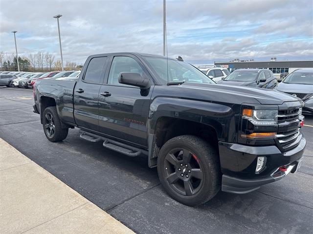 $25540 : Pre-Owned 2017 Silverado 1500 image 1