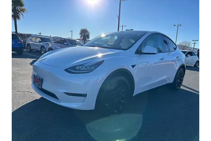 $31995 : Tesla Model Y 2021 AWD Long image 3