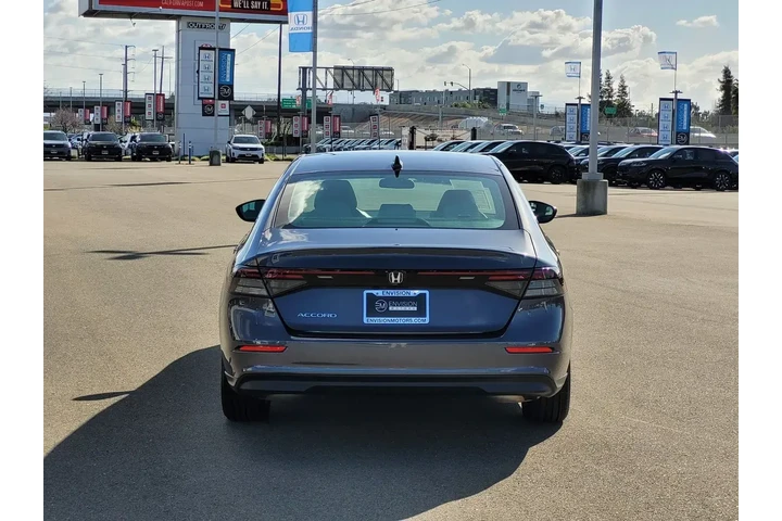 $25888 : Honda Accord 2025 LX 4dr Sed image 6