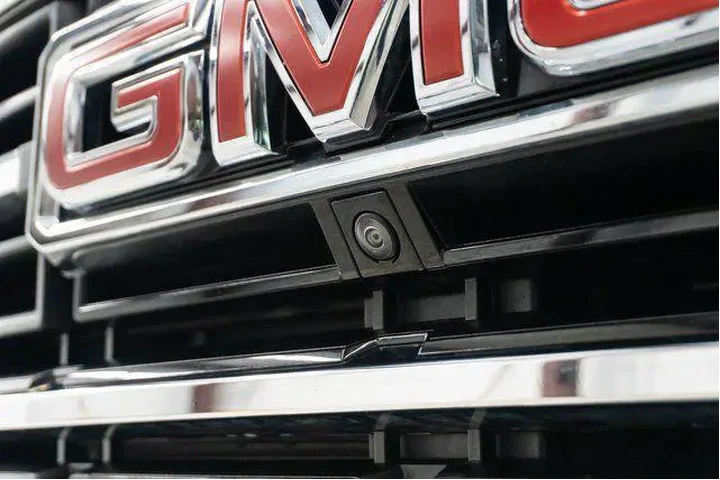 $33760 : GMC Acadia 2025 Elevation 4d image 5