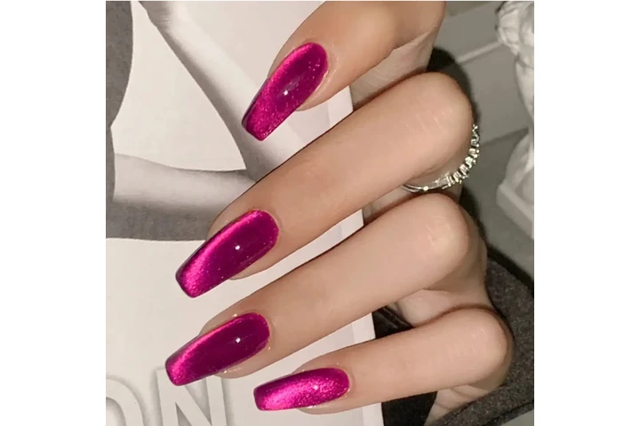 Necesitamos especialistas uñas image 4