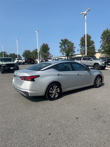 $21995 : PRE-OWNED 2022 NISSAN ALTIMA image 5