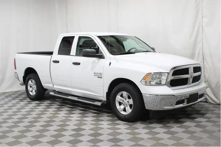 $29938 : Ram 1500 Classic 2022 4x2 Tr image 1