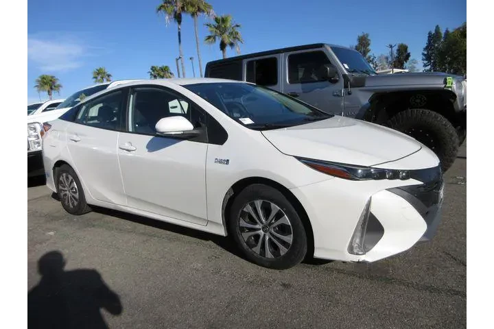 $19586 : Toyota Prius Prime 2021 Limi image 4