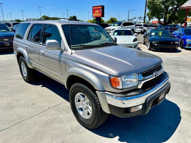 $19950 : 2002 4Runner SR5 image 4