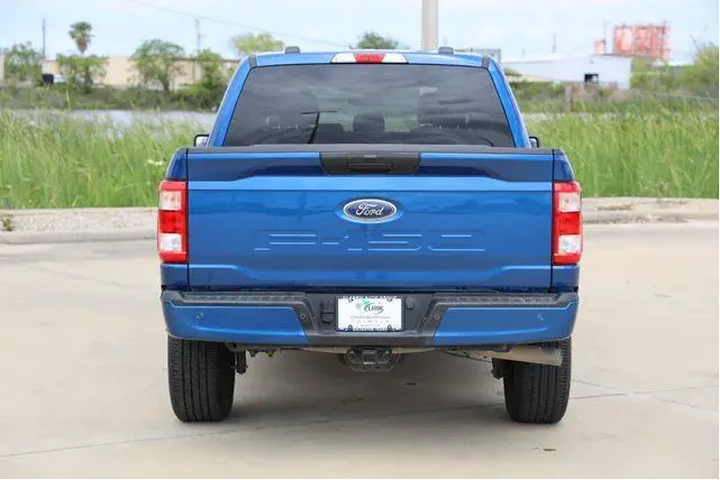 $31133 : Ford F-150 2022 4x4 XL 4dr S image 7