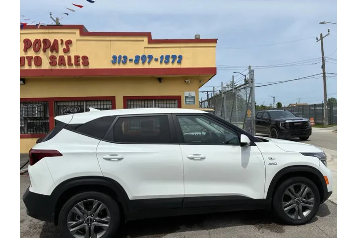 $16995 : 2023 Seltos LX image 5