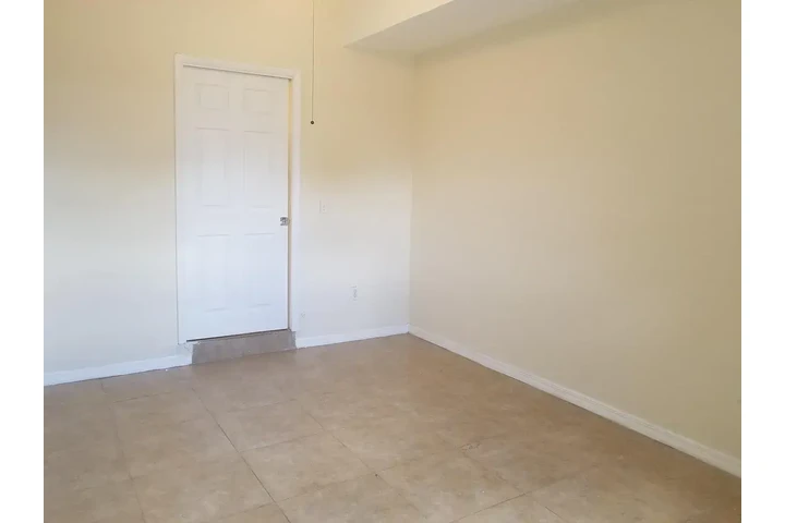 $1500 : North Miami Renta image 4