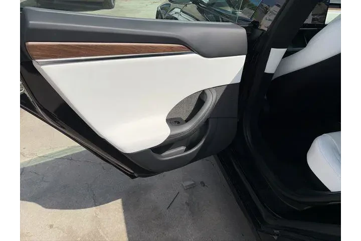 $39900 : Tesla Model S 2022 AWD 4dr L image 9