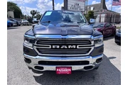 2019 RAM 1500 Laramie thumbnail